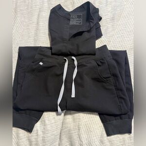 Women’s Figs black scrub set- small